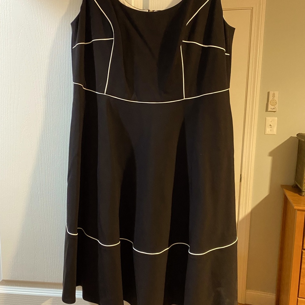 ABS fit and flare summer dress with pockets & white piping. Ponte/spandex. Cute!